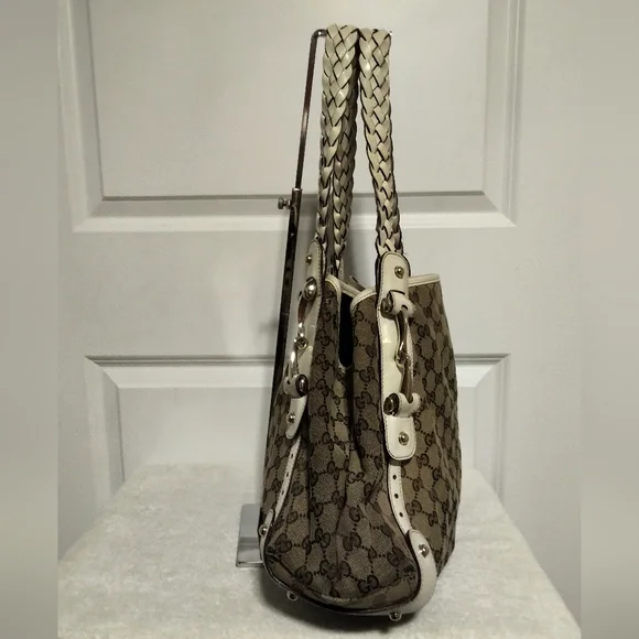 Authentic Gucci Purse - Picture 4 of 8